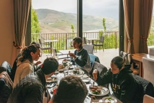 Från Porto: Tur i liten grupp till Dourodalen med vin och kryssning
