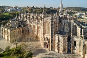 Desde Oporto: Fátima, Batalha y la iglesia de Santa María de Válega