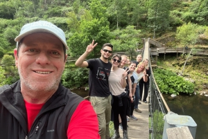 A partir do Porto: Excursão de 1 dia pelas Caminho das Águas do Paiva com almoço de carne com DOP