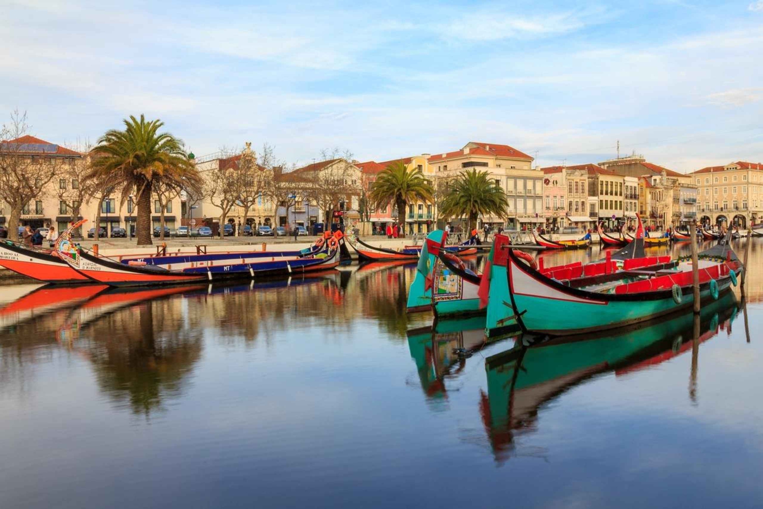 Von Porto aus: Tagestour nach Coimbra & Aveiro mit Bootsfahrt