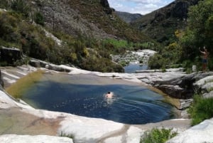 Von Porto: Wanderung & Schwimmen im Nationalpark Gerês