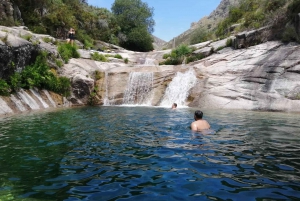 Von Porto: Wanderung & Schwimmen im Nationalpark Gerês