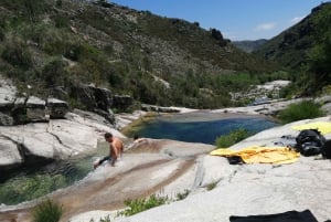Von Porto: Wanderung & Schwimmen im Nationalpark Gerês