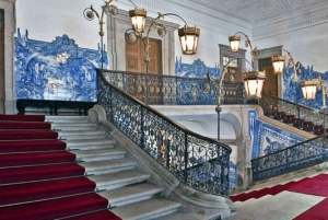 Из Порту: частный тур по винодельческим хозяйствам с дегустацией зеленого вина, обедом и посещением дворца.