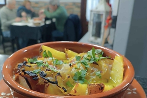 Из Порту: частный тур по винодельческим хозяйствам с дегустацией зеленого вина, обедом и посещением дворца.