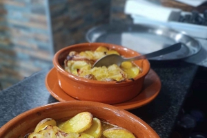 Из Порту: частный тур по винодельческим хозяйствам с дегустацией зеленого вина, обедом и посещением дворца.