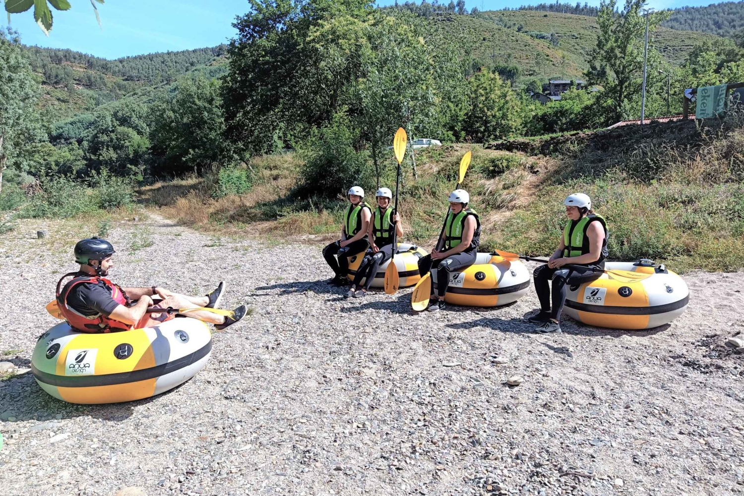 Vanuit Porto: Rivier Tubing Avontuur met Authentieke Lunch