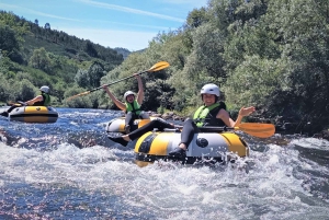 Vanuit Porto: Rivier Tubing Avontuur met Authentieke Lunch