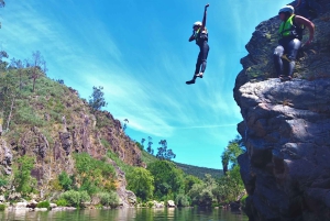 Vanuit Porto: Rivier Tubing Avontuur met Authentieke Lunch