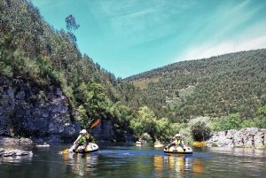 Vanuit Porto: Rivier Tubing Avontuur met Authentieke Lunch