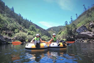 Vanuit Porto: Rivier Tubing Avontuur met Authentieke Lunch