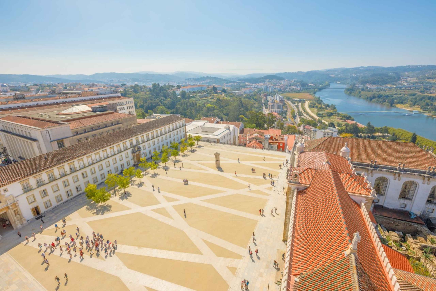Desde Oporto: Santuario de Fátima y Coimbra Excursión de un día en privado