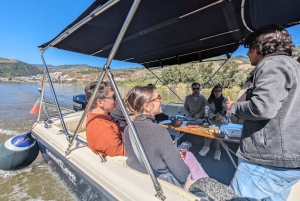 Ab Porto: Verkostungen in 2 Weingütern, Mittagessen vom Chefkoch & Bootstour