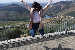 Ab Porto: Verkostungen in 2 Weingütern, Mittagessen vom Chefkoch & Bootstour