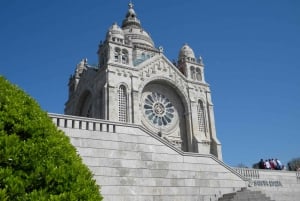 From Porto: Viana Castelo and Ponte Lima Private Tour