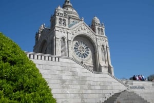 From Porto: Viana Castelo and Ponte Lima Private Tour