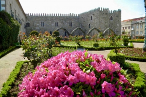 Au départ de Porto : Excursion privée d'une journée aux merveilles de Braga et Guimarães