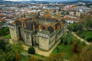 Au départ de Porto : Excursion privée d'une journée aux merveilles de Braga et Guimarães