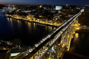 Historisk eventyr-cabriolet UMM Portugues militærjeep