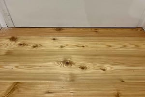 Historisk eventyr-cabriolet UMM Portugues militærjeep