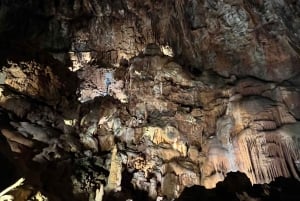Historisk eventyr-cabriolet UMM Portugues militærjeep