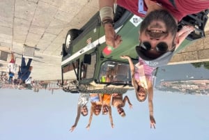 Historisk eventyr-cabriolet UMM Portugues militærjeep