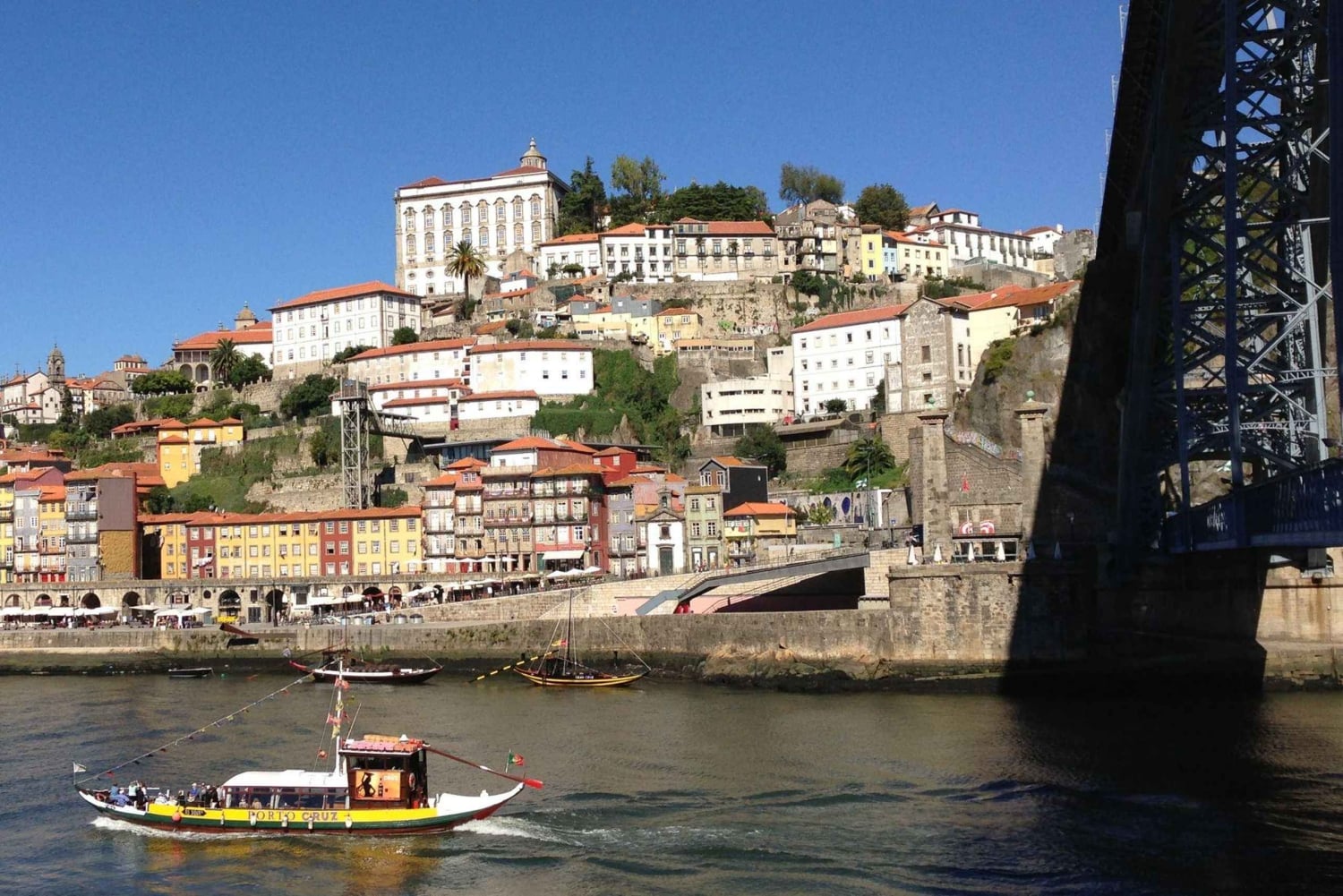 Lisbon: Porto Private transfer visiting Nazare and Obidos