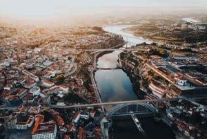 Lisbon: Porto Private transfer visiting Nazare and Obidos