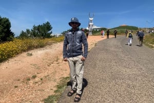 Lisbon: Porto Private transfer visiting Nazare and Obidos