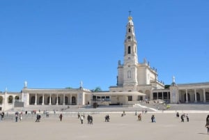 Lissabon: Privater Transfer nach Nazaré und Óbidos