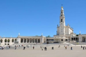 Lissabon: Privat overførsel til Porto med Aveiro & Fatima Tour