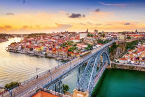 Lissabon: Privat transfer til Porto med Obidos/Nazare-tur