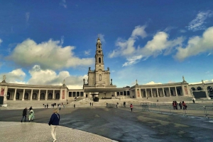 Lisbonne : Transfert privé vers Porto avec arrêts dans 3 villes