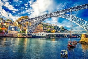 Da Lisbona a Porto con fino a 4 fermate: Óbidos, Nazaré, Fátima e Aveiro