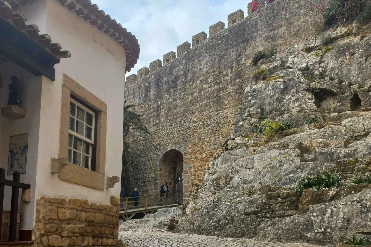 Lisbon: Transfer to Porto with Obidos and Nazare