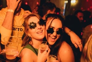 Uudenvuodenaaton Porto Crawl: 7 juomaa, pelit & VIP-klubin sisäänpääsy