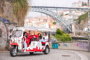 Oporto Tuk Tuk Tour: Among bridges and mysteries - 1.30h