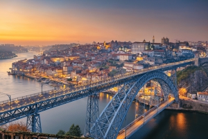 Oporto Tuk Tuk Tour: Among bridges and mysteries - 1.30h
