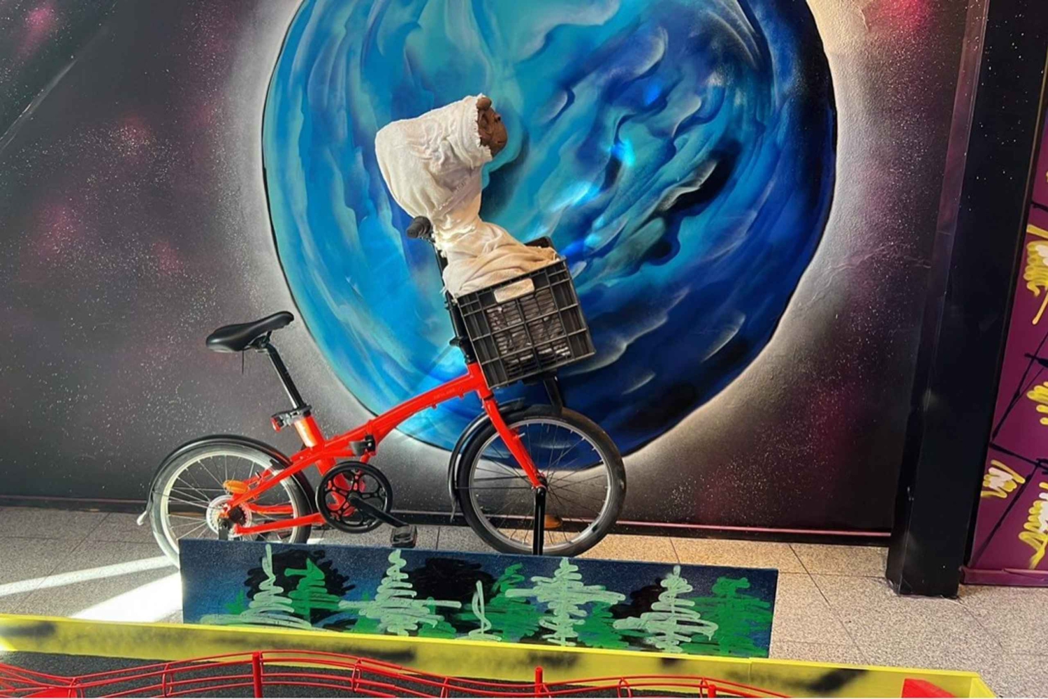 Porto : billet pour le mini-golf intérieur 18 trous avec parcours à lumière UV