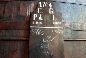 Porto: 3 Douro Vallei Wijngaarden Tour met Lunch