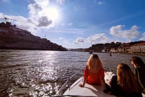 Porto: Passeio de barco pelas 6 Pontes e Ribeira com opção de pôr do sol