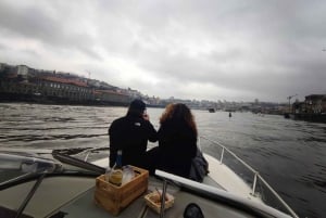 Porto: Passeio de barco pelas 6 Pontes e Ribeira com opção de pôr do sol
