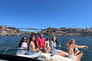 Porto: luxe jachttocht langs 6 bruggen met wijn en snacks