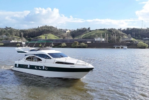 Porto: luxe jachttocht langs 6 bruggen met wijn en snacks