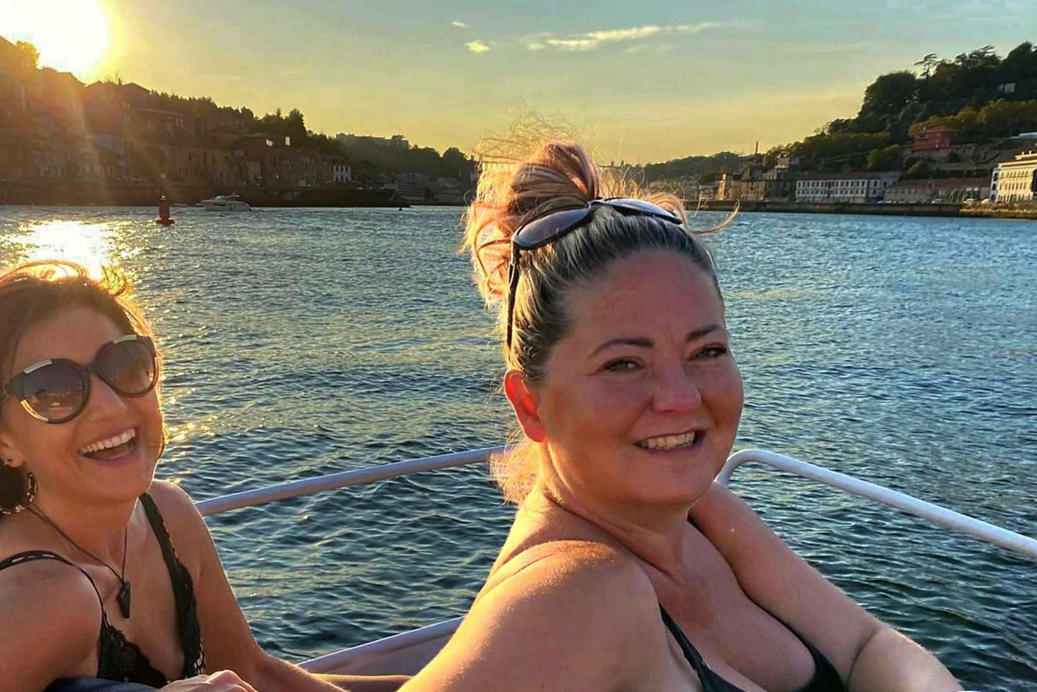 Porto: crociera al tramonto sotto i 6 ponti con vino Porto