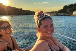 Porto: crociera al tramonto sotto i 6 ponti con vino Porto