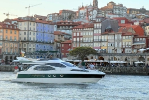 Porto: luxe jachttocht langs 6 bruggen met wijn en snacks