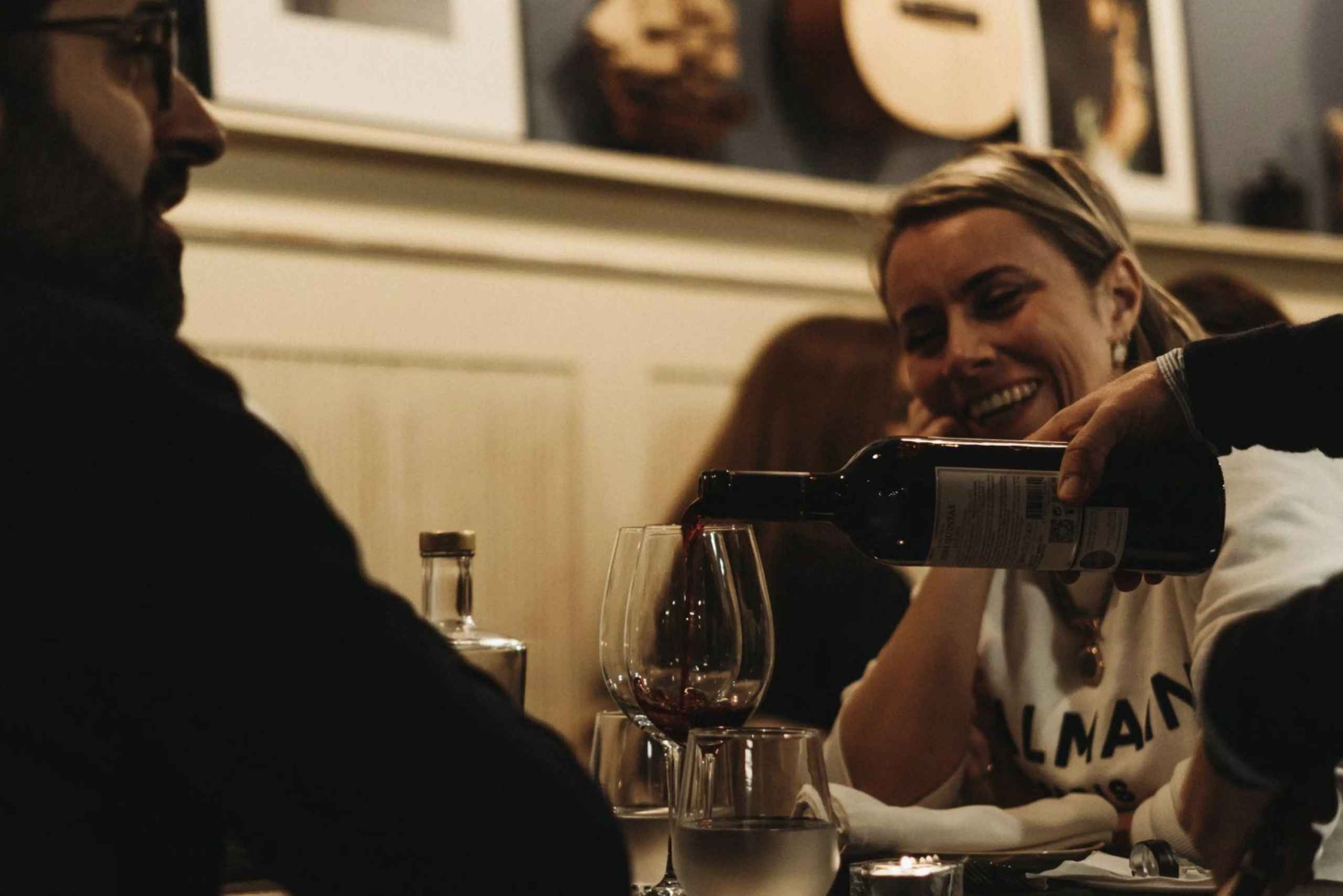 Porto: All-Inclusive Fado Dinner Show and Night Tour