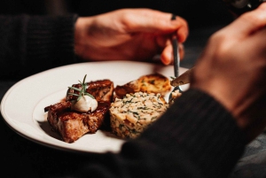 Porto: All-Inclusive Fado Dinner Show and Night Tour