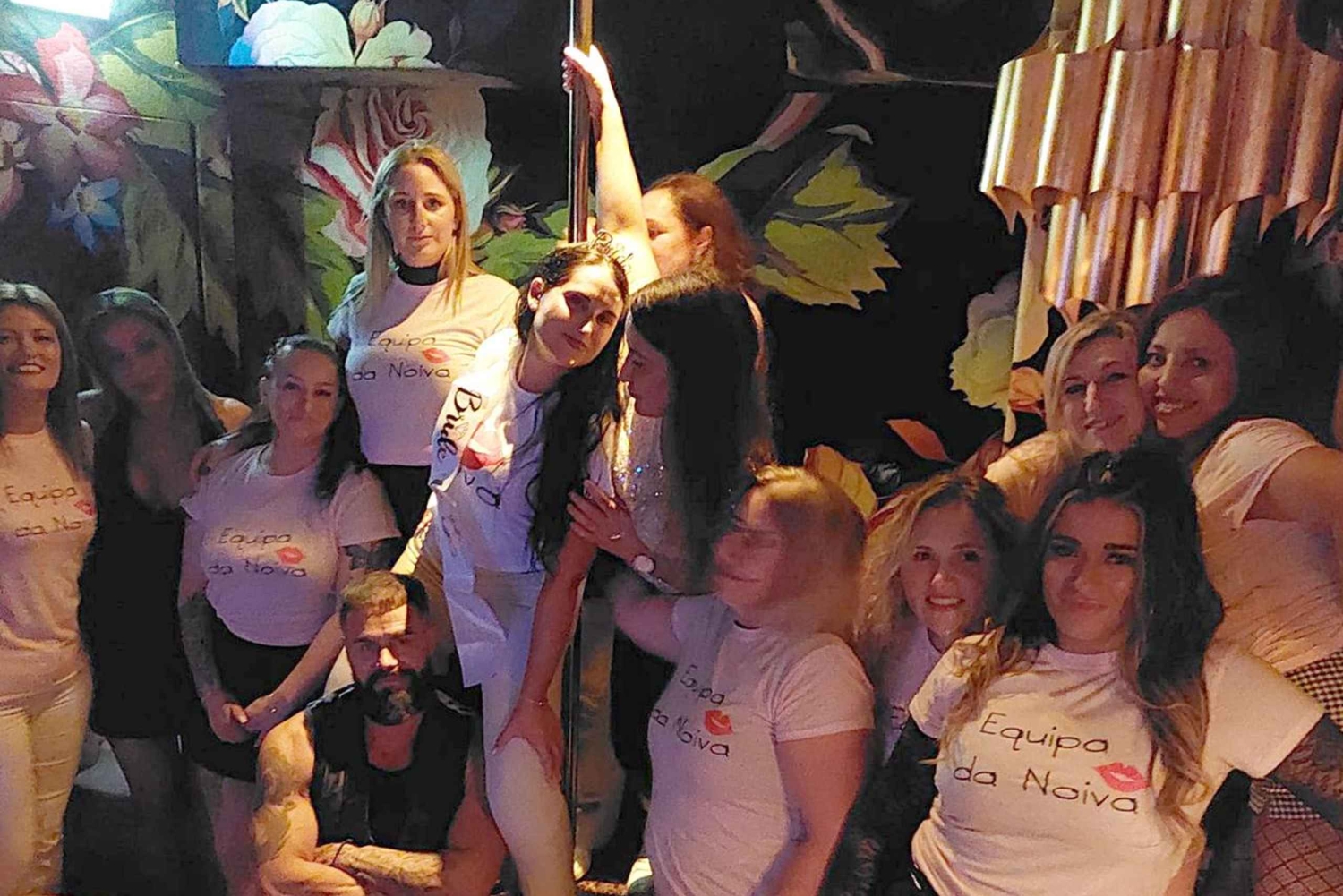 Porto: offerta di addio al celibato con un bicchiere di champagne o una bevanda